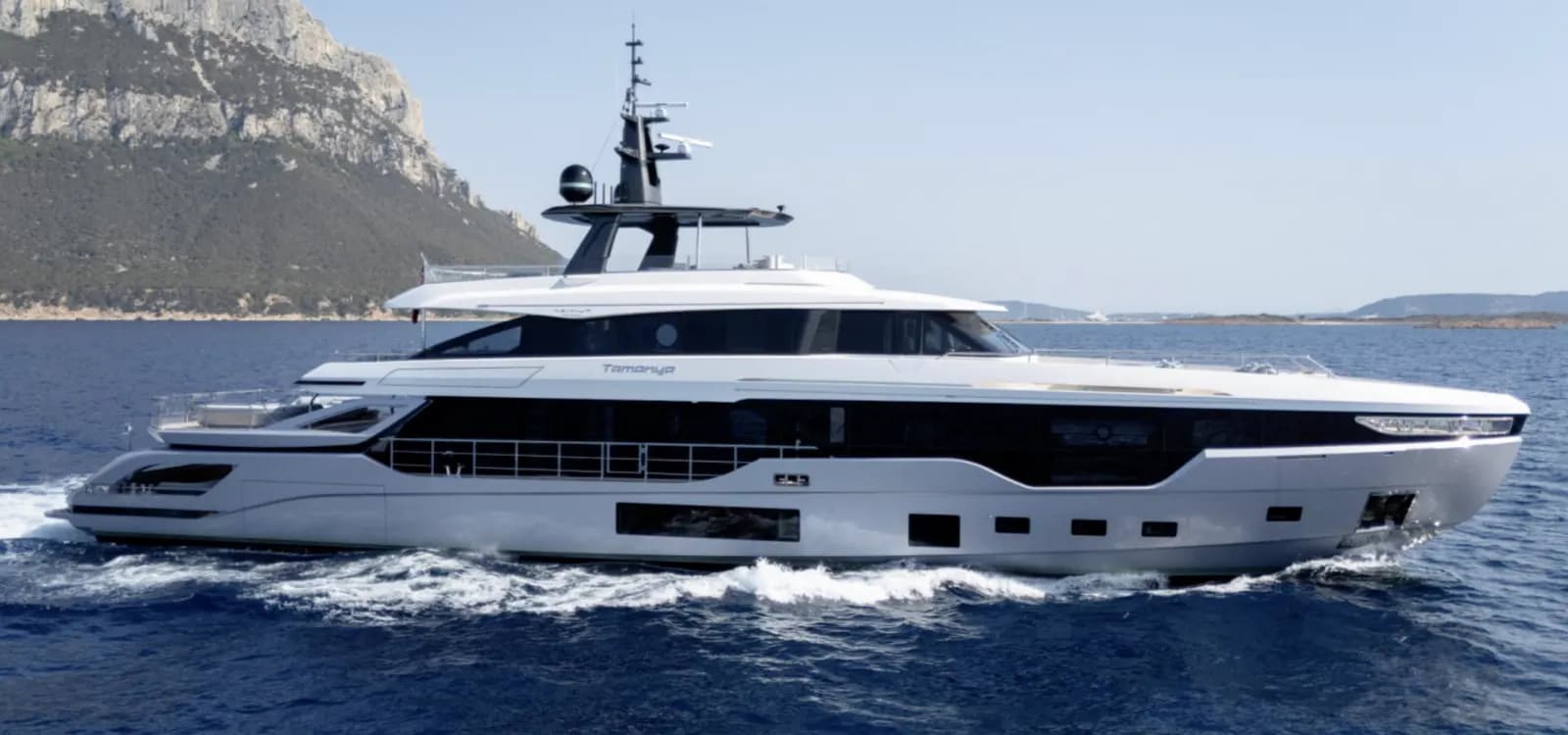 Azimut Grande 38 Trideck, view 3