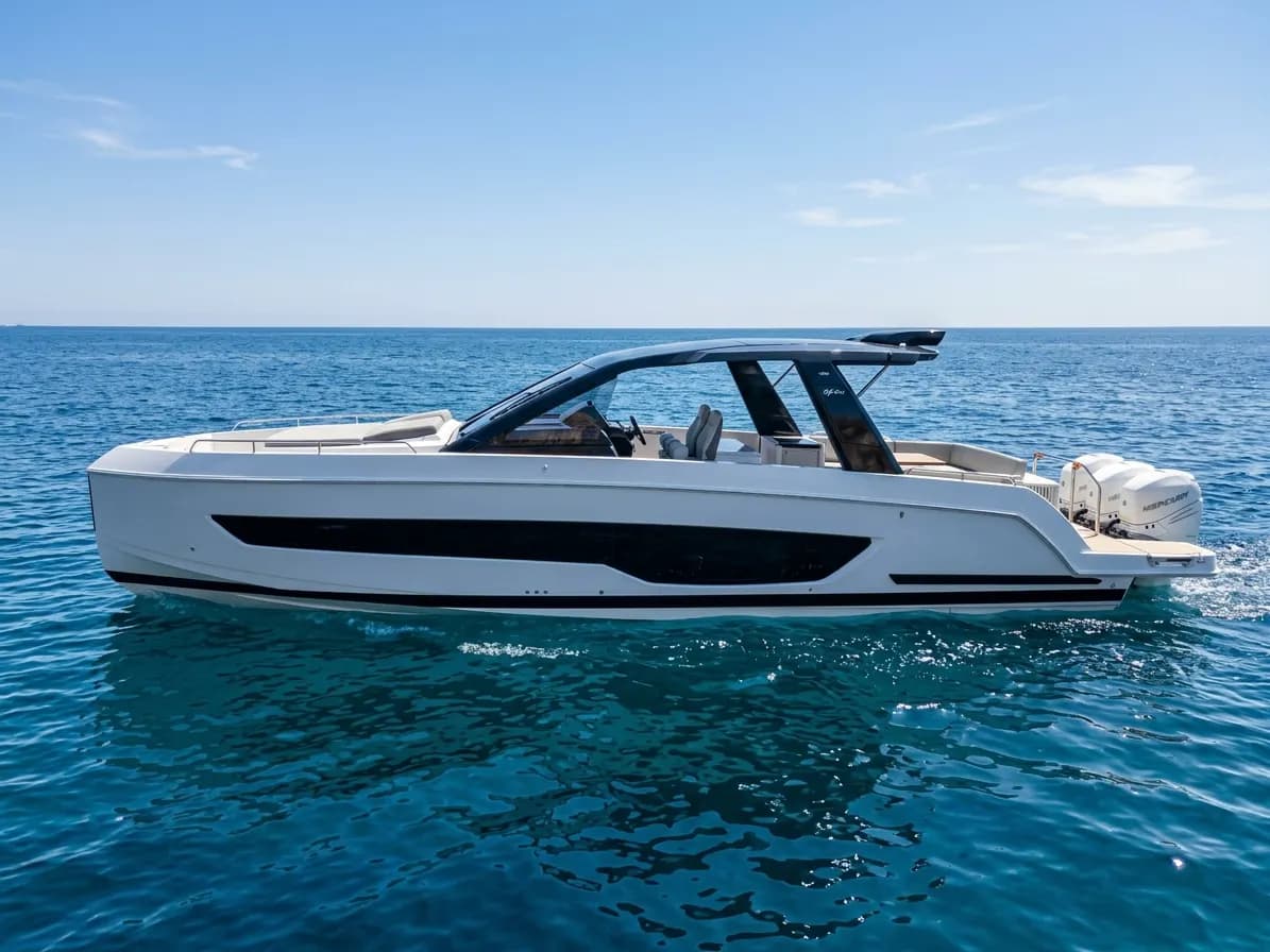 SCHAEFER YACHTS V44 triple outboards, exterior view